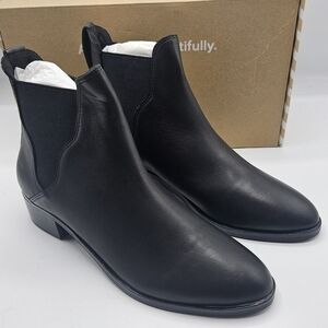NWB Soludos marfa leather chelsea booties size 6.5